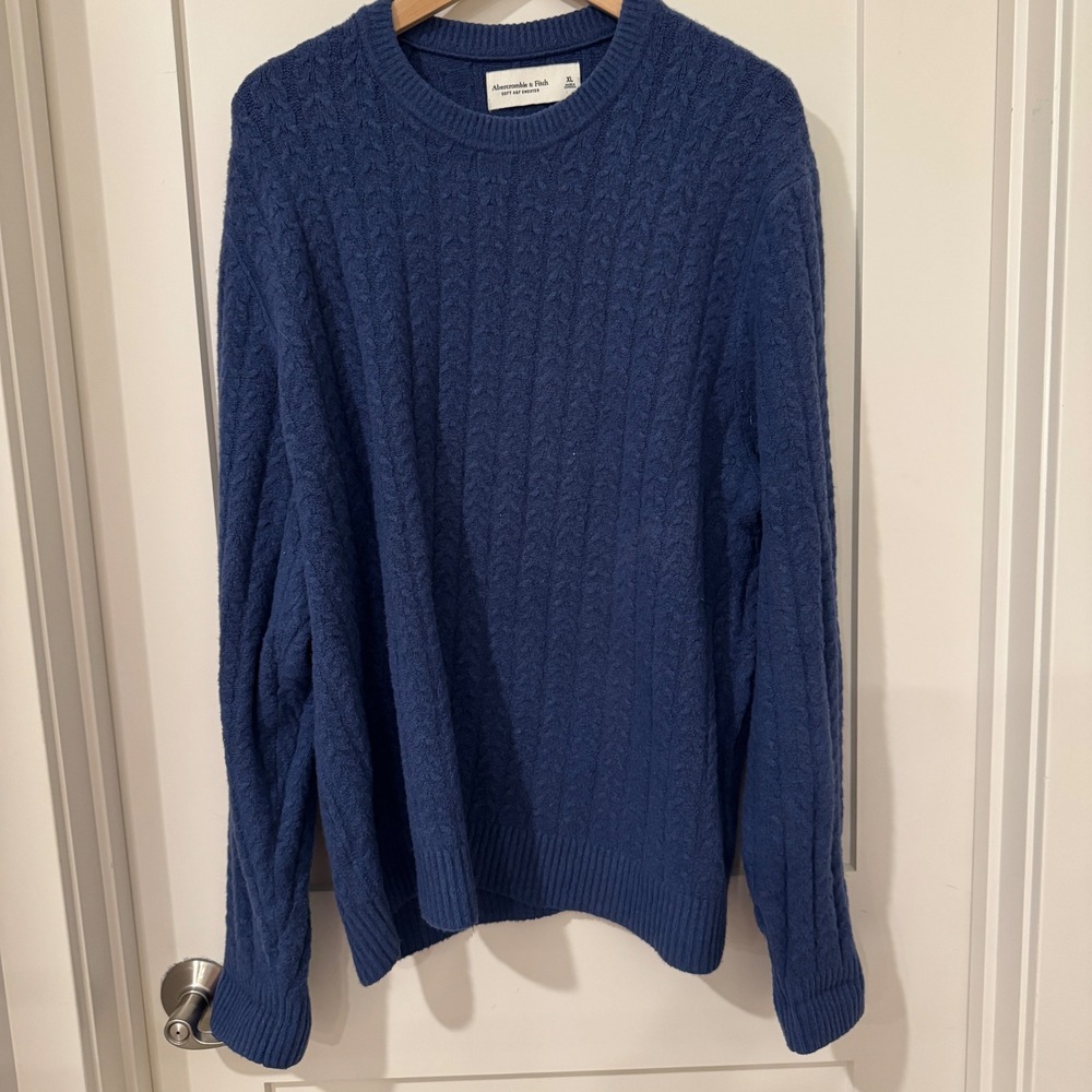Abercrombie & Fitch Mens XL Blue Soft Cable Knit Crew Neck Sweater Long Sleeve